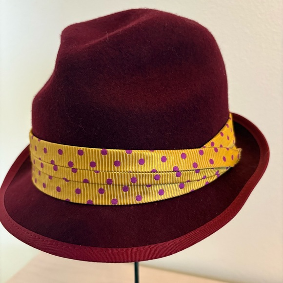 Vintage Womens Y2K 100% Wool Fedora Hat Burgundy Ribbon Band BLACK SaksFifthAve - Picture 2 of 8